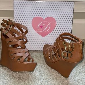Brown wedge